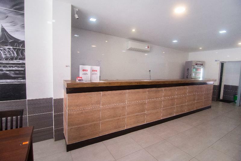 Oyo 836 Mandurah Room & Cafe Kuching Exterior photo