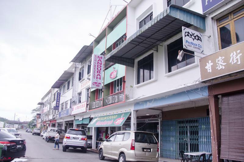 Oyo 836 Mandurah Room & Cafe Kuching Exterior photo